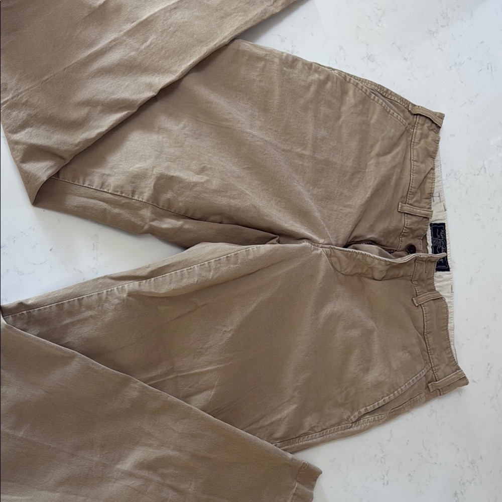 Men’s Abercrombie Skinny Stretch Khaki Pants

29w x 30l